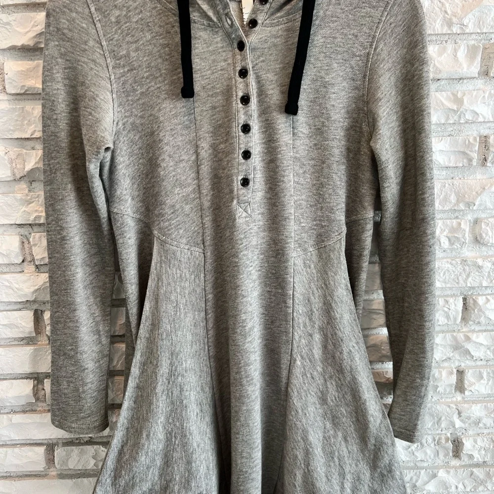 Kensie Quarter Button Jersey Dress Light Gray Drape Pockets Hood - Picture 4 of 8